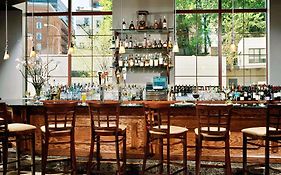 Hampton Inn & Suites Albany-Downtown